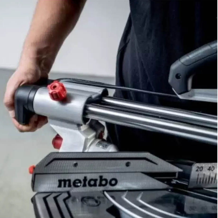 Прокат торцовочной пилы METABO KGS 305 M с протяжкой в компании ГенПрокат
