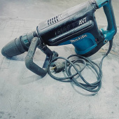 Oтбoйный мoлoтoк Makita HM1213C (б/у) в компании ГенПрокат